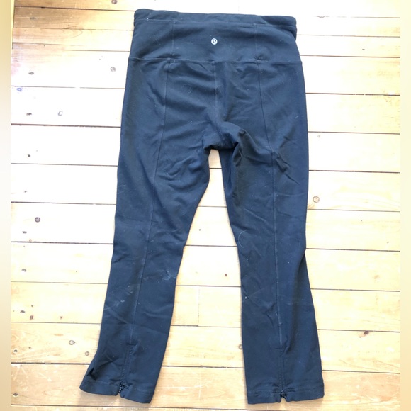 Black LuLu Lemon Leggings - Picture 2 of 4